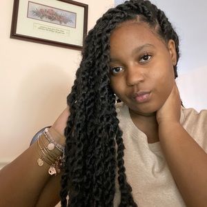 Meet your Posher, Monique